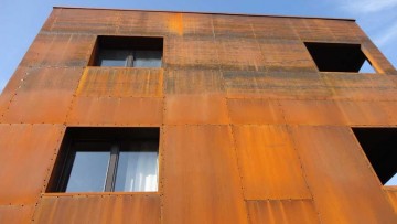 Superfici metalliche: vantaggi e punti critici