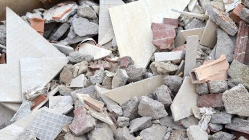 Trasporto rifiuti edili in via occasionale: occorre essere iscritti all’Albo?