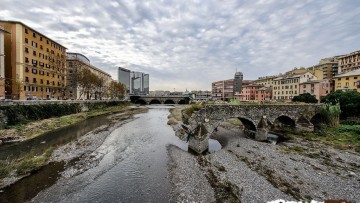 Effetto bomba: I 10 edifici che ‘aumentano’ i danni da frane e alluvioni