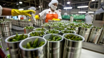 Le agroindustrie, giganti del fabbisogno idrico Le agroindustrie, giganti del fabbisogno idrico
