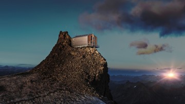Rivestire in alluminio la facciata di un rifugio alpino: il Rifugio de l’Aigle a La Grave in Francia