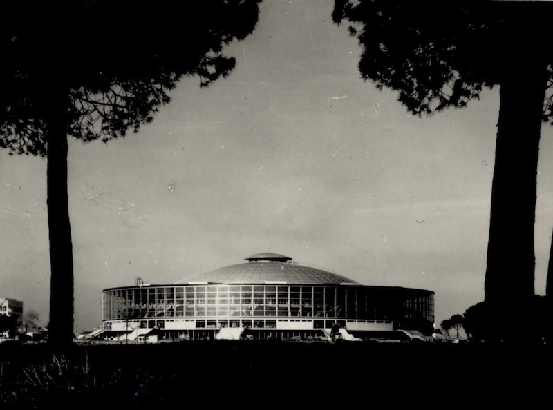 Vista esterna del Palazzo dello sport (fonte: Pier Luigi Nervi Project)
