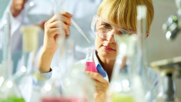 Valutazione del rischio chimico: si parla di prevenzione e protezione