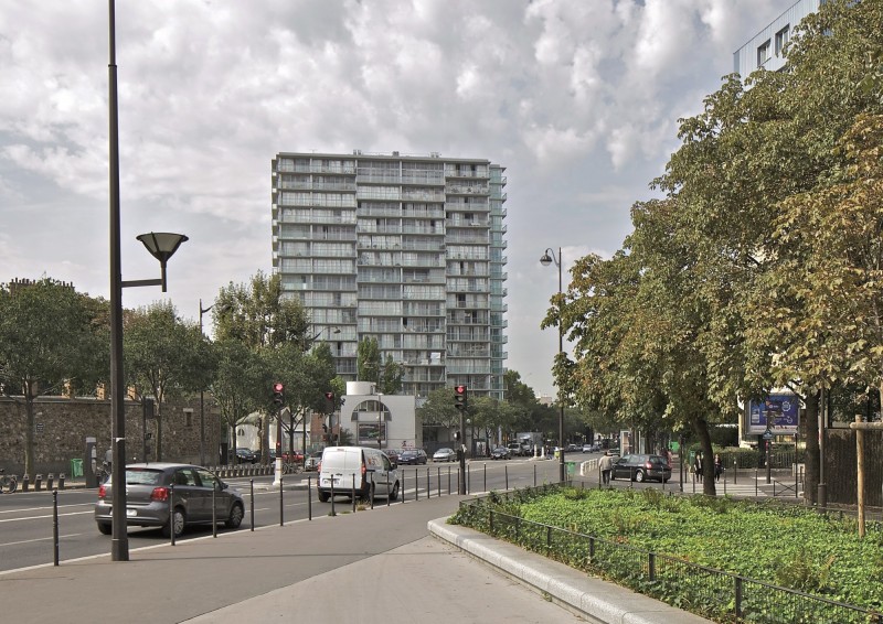 La trasformazione della torre residenziale Bois le Prêtre a Parigi (Anne Lacaton & Jean Philippe Vassal e Frédéric Druot, 2009) 