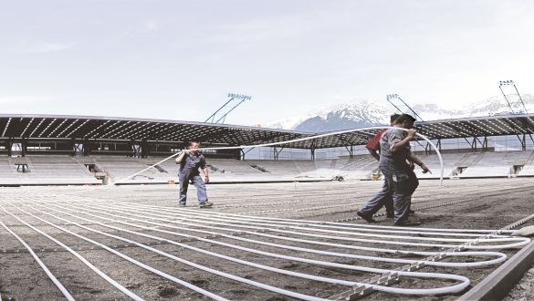 Sistema radiante a pavimento – stadio di calcio. Fonte: REHAU 