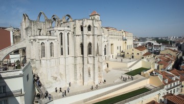 Rigenerazione urbana: le terraços do Carmo di Álvaro Siza a Lisbona Rigenerazione urbana: le terraços do Carmo di Álvaro Siza a Lisbona