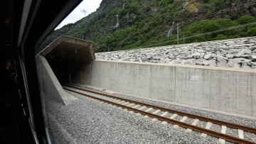 Apre la Galleria di Base del Gottardo, tunnel ferroviario più lungo del mondo