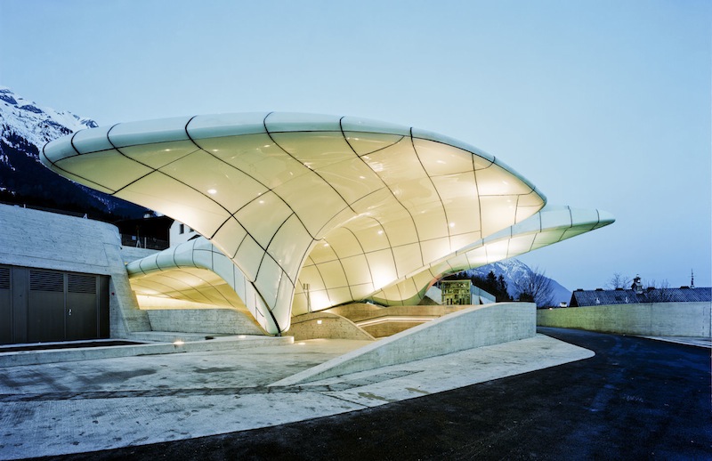 Le stazioni della funicolare di Innsbruck realizzate da Zaha Hadid