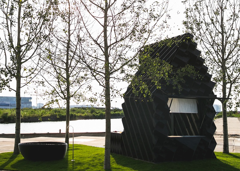 01_urban-cabin-dus-architects_esterno posteriore_copy Sophia van den Hoek