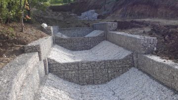 Opere di contenimento: gabbionate e muri cellulari a gabbia Opere di contenimento: gabbionate e muri cellulari a gabbia
