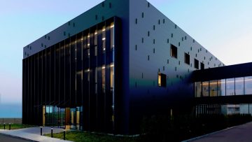 Il Centro di Medicina di Mario Mazzer: un focus sulla facciata in alluminio