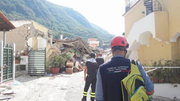 Terremoto a Ischia, le immagini dei primi rilievi degli ingegneri agibilitatori