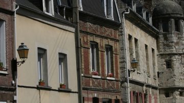 Distanze tra edifici: muri di contenimento e muri di cinta