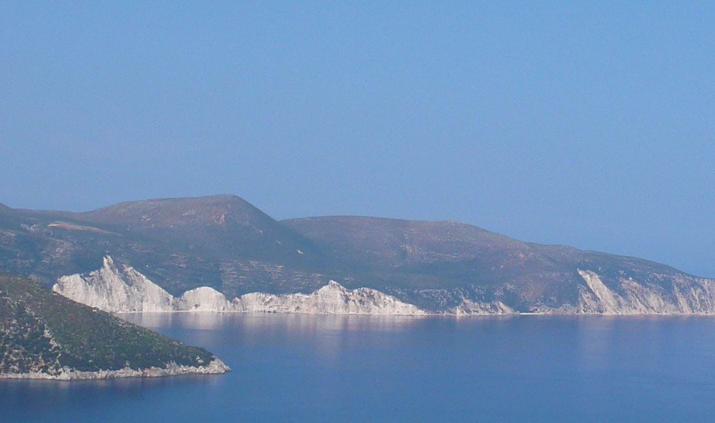 Fig.1 Costa Nord di Cefalonia, Grecia falesie