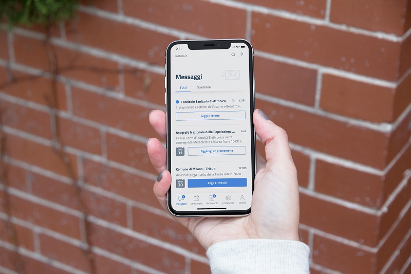 Un mockup della visualizzazione di IO, l'App per i servizi digitali a misura di Italiano