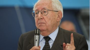 Addio a Zamberletti, padre della Protezione civile Addio a Zamberletti, padre della Protezione civile