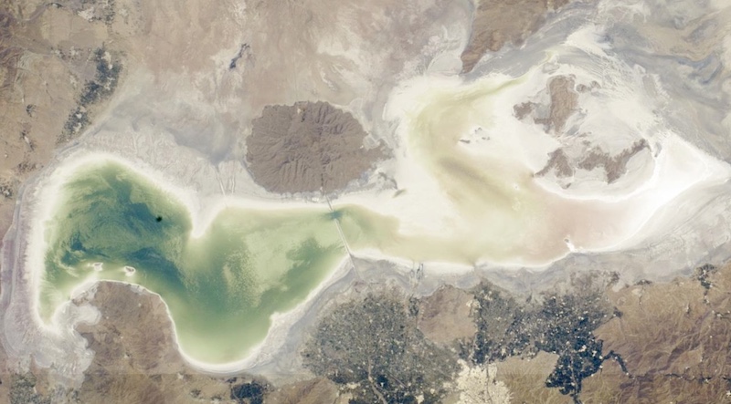 Il lago di Urmia, in Iran visto dal satellite NASA