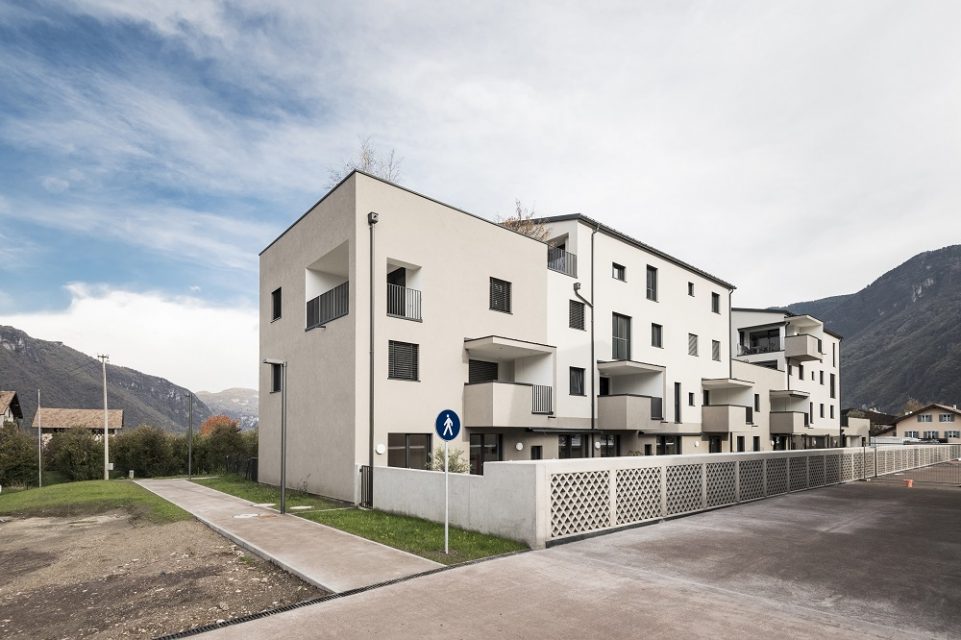 condominio efficiente aurum edificio bianco