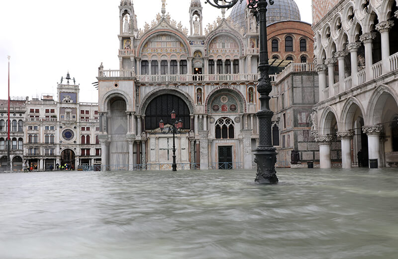 Venezia e l’acqua alta: rischi, danni e strategie per il futuro