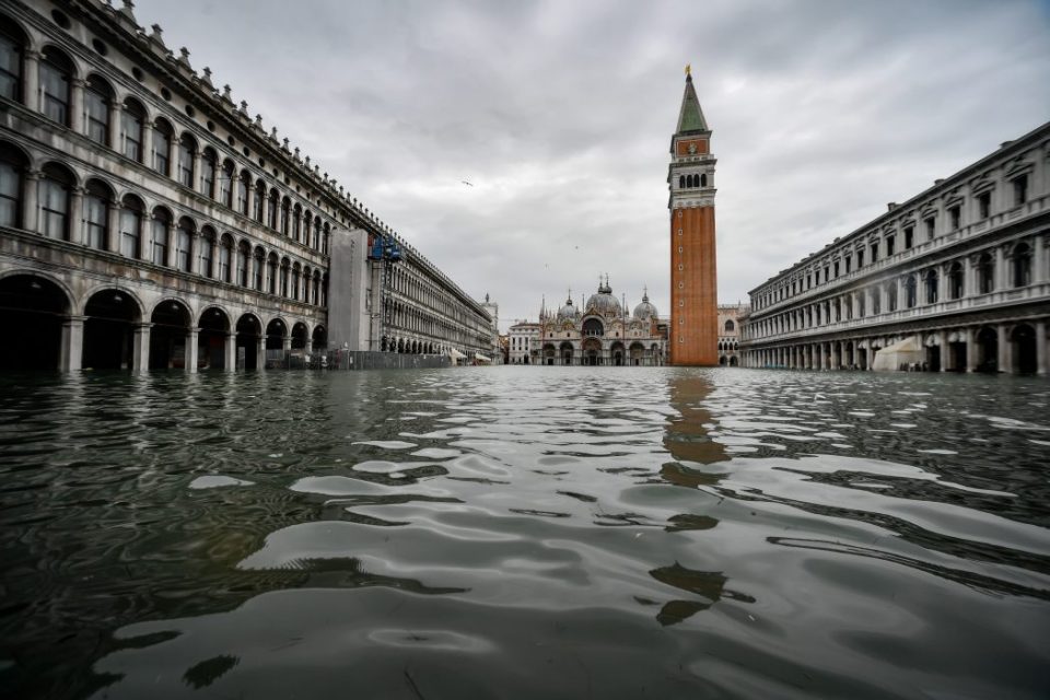 mose contro acqua alta venezia