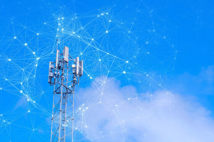 Gli impianti di telefonia mobile tra limiti e divieti nazionali e comunali