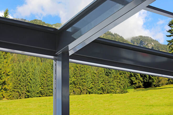 Strutture in acciaio non amovibili, serve l’autorizzazione del Genio Civile