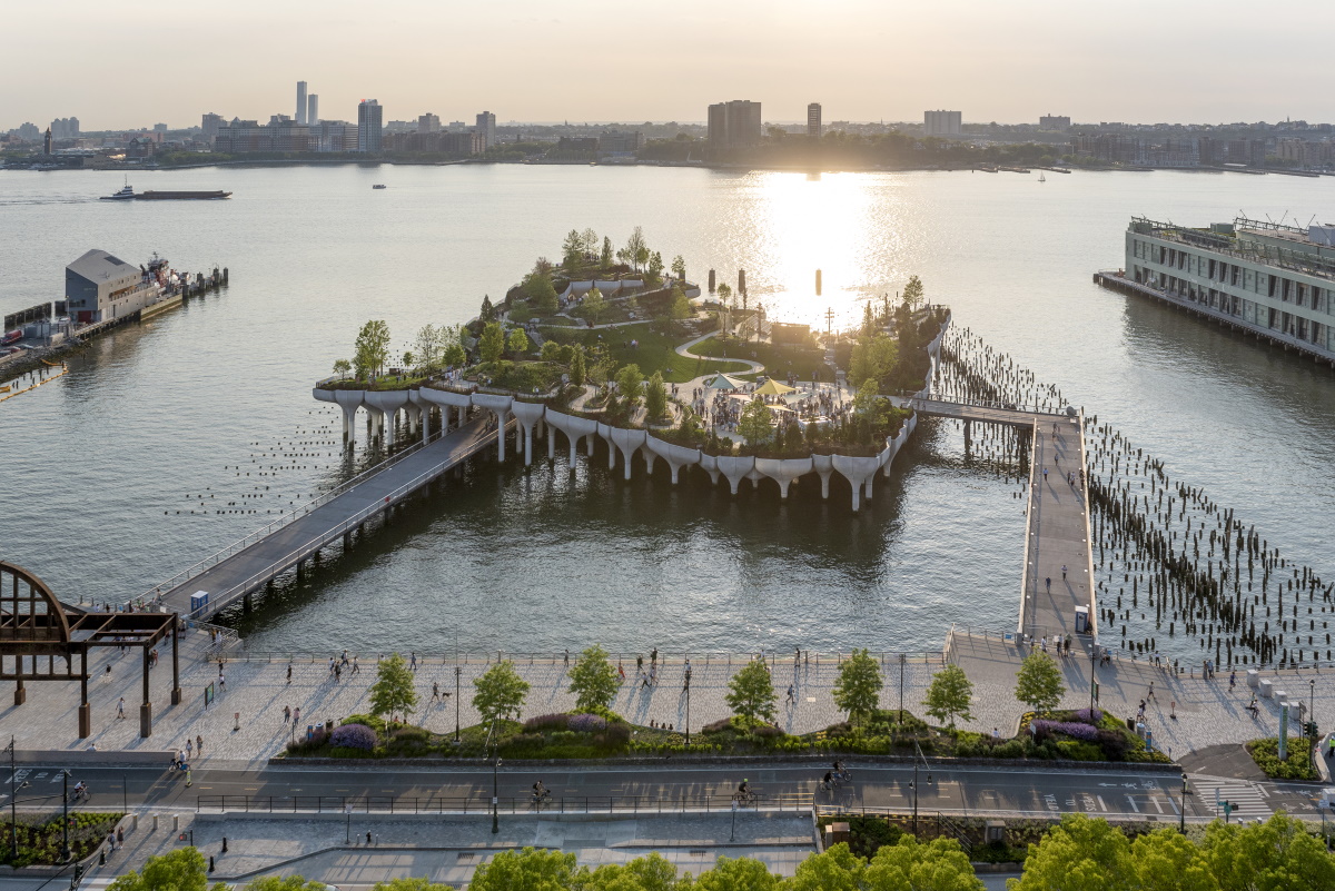 Little Island, un nuovo parco galleggiante a New York