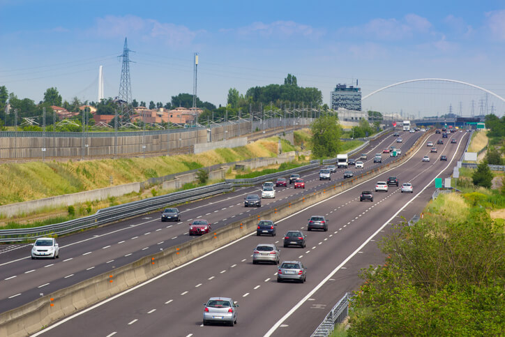 Autostrade per l’Italia torna pubblica: sì alla cessione a CDP