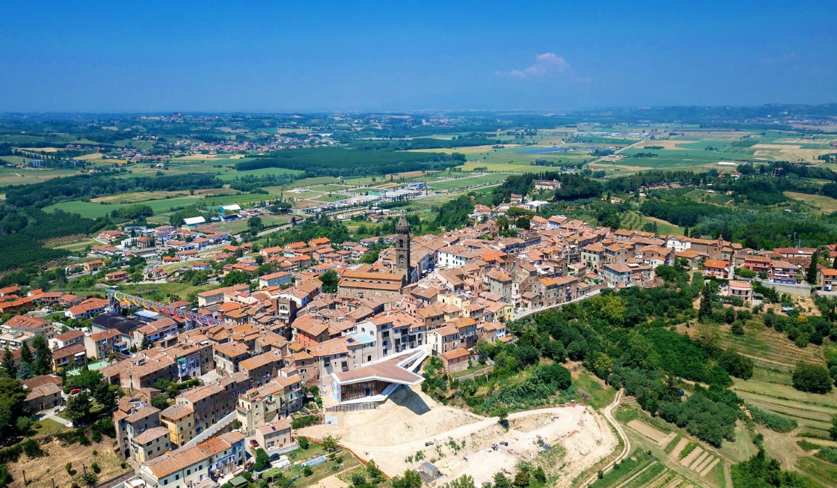 Valorizzazione dei borghi storici: il nuovo Palazzo Senza Tempo di Mario Cucinella