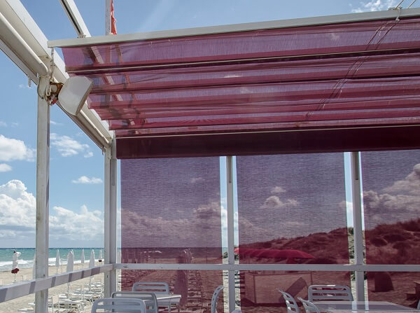 La pergotenda con vetrate panoramiche rientra nell’edilizia libera