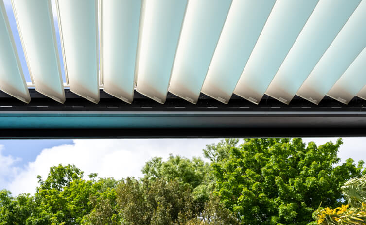 La prassi da seguire per l’installazione di una pergotenda in condominio