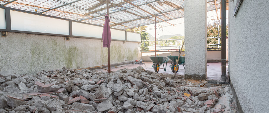 Solo il proprietario di parti con opere abusive può ricevere l’ordinanza di ripristino