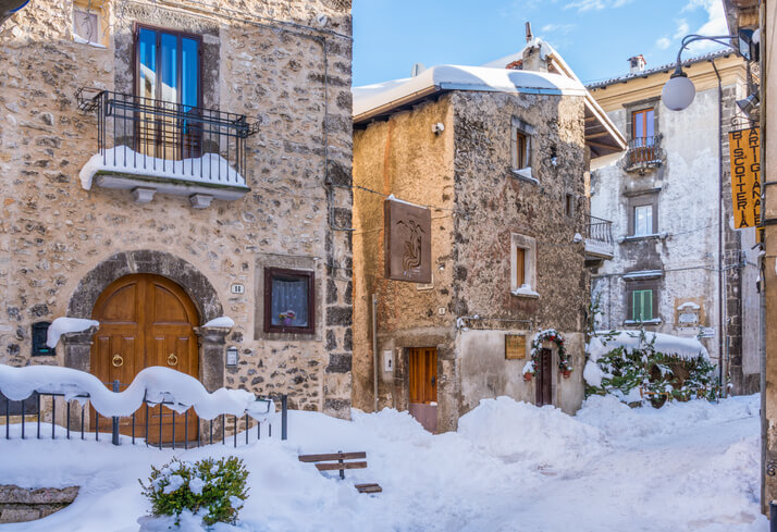 In arrivo 60 milioni di euro ad Abruzzo e Marche per il cratere nevoso In arrivo 60 milioni di euro ad Abruzzo e Marche per il cratere nevoso