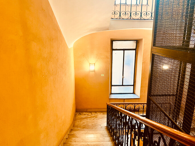 Barriere architettoniche: quando è lecito disporre la chiusura del locale