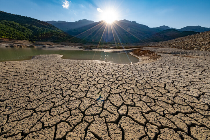 Allarme siccità e cambiamenti climatici, i casi emblematici della Sicilia e della Sardegna Allarme siccità e cambiamenti climatici, i casi emblematici della Sicilia e della Sardegna
