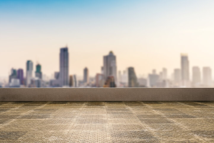 È il condominio il soggetto legittimato a richiedere il titolo edilizio per lavori sulle parti comuni