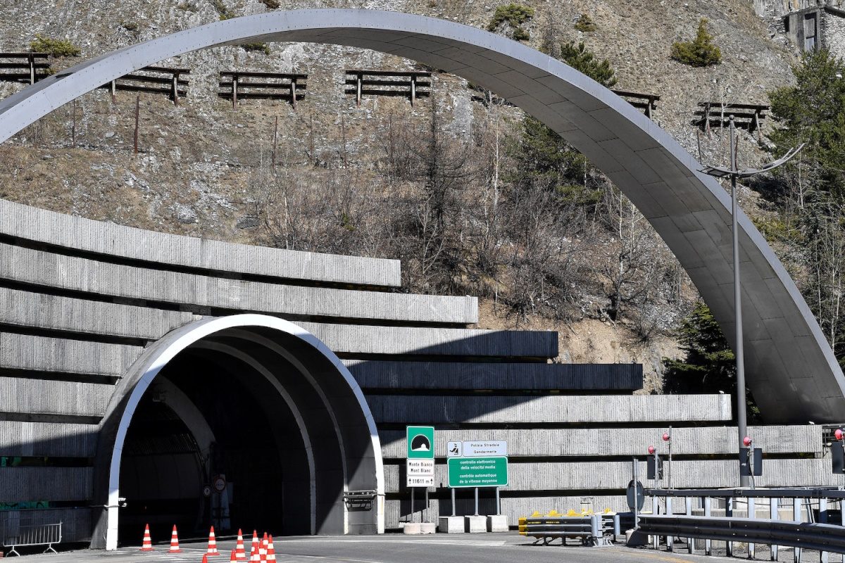 Tunnel del Monte Bianco, prima mini chiusura per l’adeguamento
