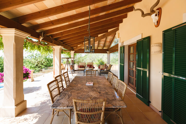 Alla tettoia del vicino si applica la disciplina sulle distanze legali tra edifici