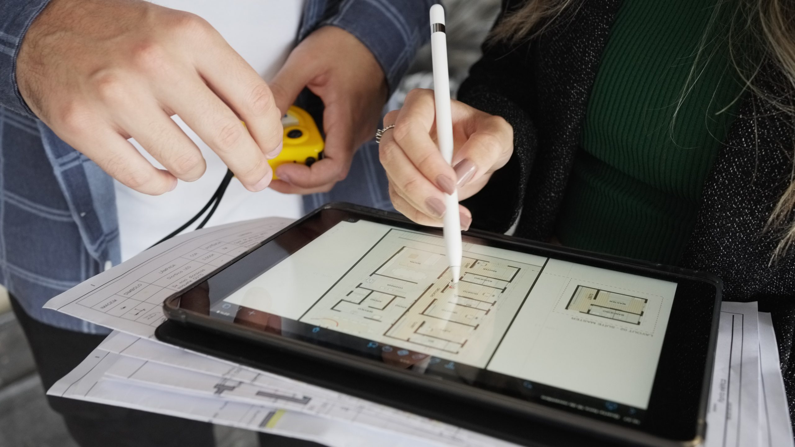 Titolo edilizio e stato legittimo: l’elaborato grafico non sana gli abusi