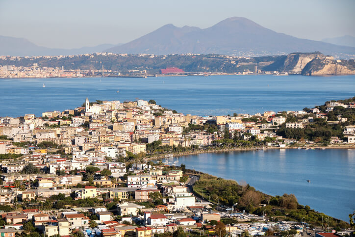 campi flegrei napoli vista aerea mare vesuvio