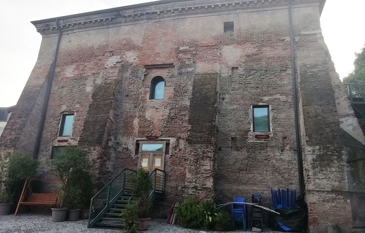 Speroni e contrafforti
